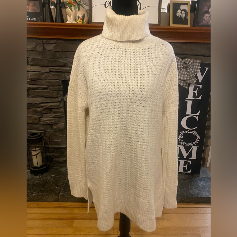 Theory Oversized Cream Turtleneck Sweater - Chunky Knit Pullover